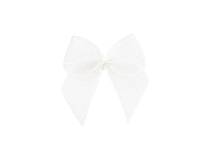 weiße organza schleife 24 mm auf weißem Hintergrund, ideal für Schmuck und Dekoration.