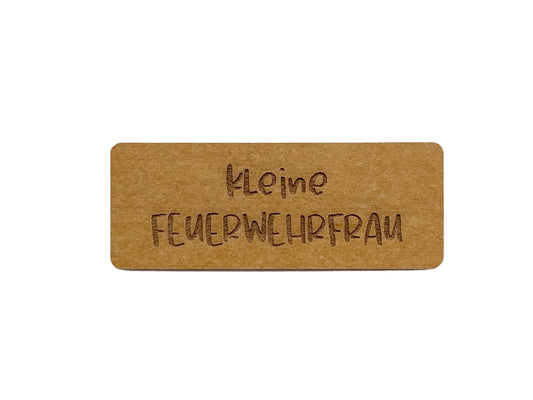 snappap-label-quadrat-zum-annaehen-kleine-feuerwehrfrau