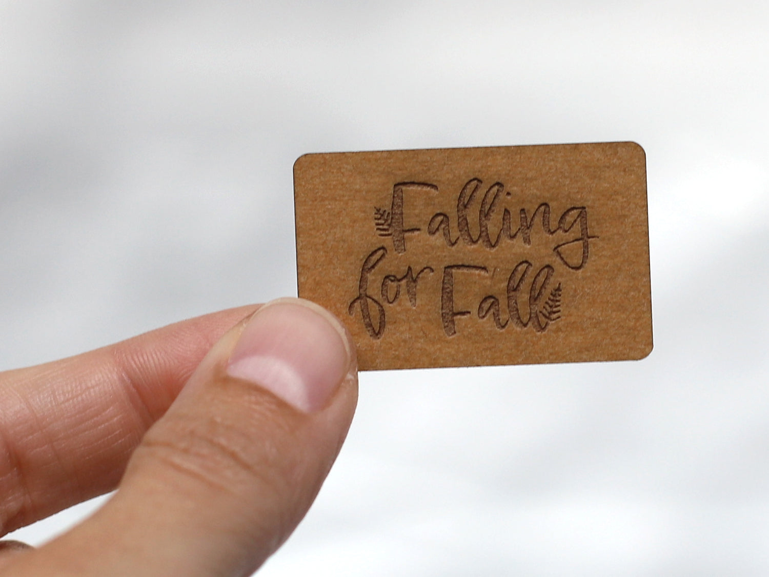 SnaPpap label with the text 'Falling for Fall', perfect as a vegan SnapPap label for fall.