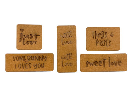 snappap-set-label-zum-annaehen-5-stueck-liebe-valentinstag-just-love-hungs-and-kisses-1