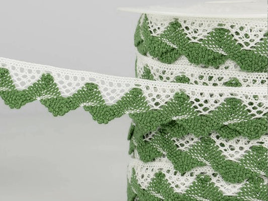 zwei farbige spitze 20mm waldgrün weiß - schöne Borte aus Baumwolle und Polyester, ideal für kreative Projekte.