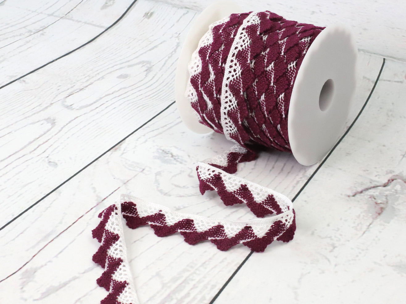 spitze-band-zierband-welle-zweifarbig-weiss-bordeaux