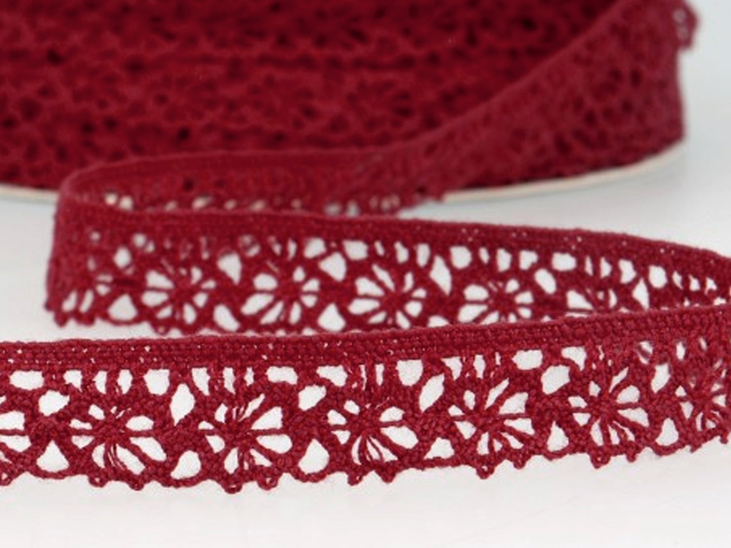 Dentelle aux fuseaux 15mm - rouge foncé