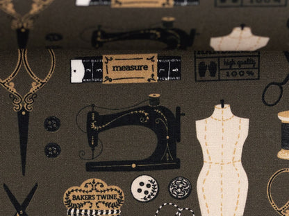 stoff-baumwolle-baumwollstoff-swafing-kim-naehutensilien-naehmaschine-schere-garn-olive-2