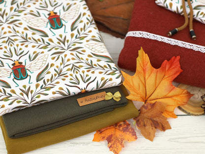 stoff-baumwolle-french-terry-sommersweat-kathi-kunterbunt-herbst-fall-autumn-kaefer-fluegel-blaetter-laub-serie-2