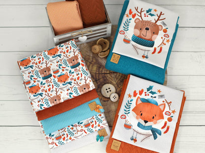 stoff-baumwolle-french-terry-sommersweat-kathi-kunterbunt-winter-freunde-tasse-zweig-ilex-apfel-orange-socken-handschuhe-fuchs-baer-serie