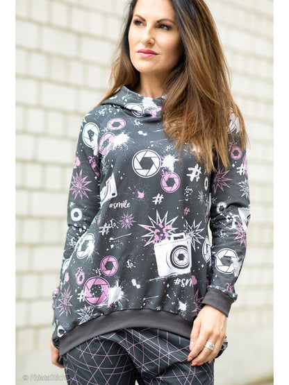 stoff-baumwolle-french-terry-sommersweat-swafing-streetstyle-kamera-grau-altrosa-beispiel