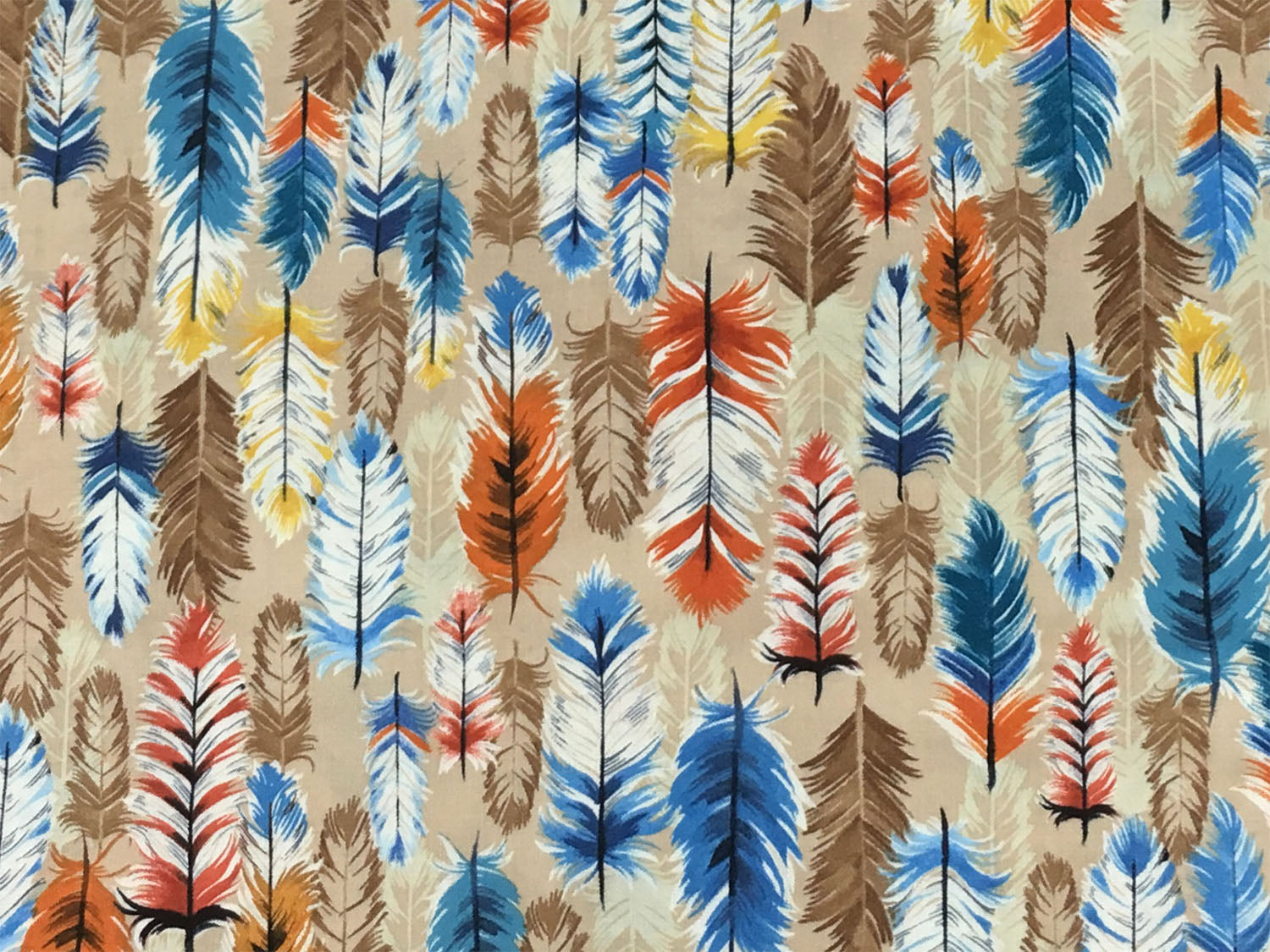 Patchworkstoff - Baumwolle Stoff - Feathers mit bunten Federn auf beigem Hintergrund