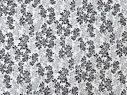 Patchworkstoff - Baumwolle Stoff - Fade to Black - Leaves, Grau in Grau- und Schwarztönen, ideal für kreative Projekte.