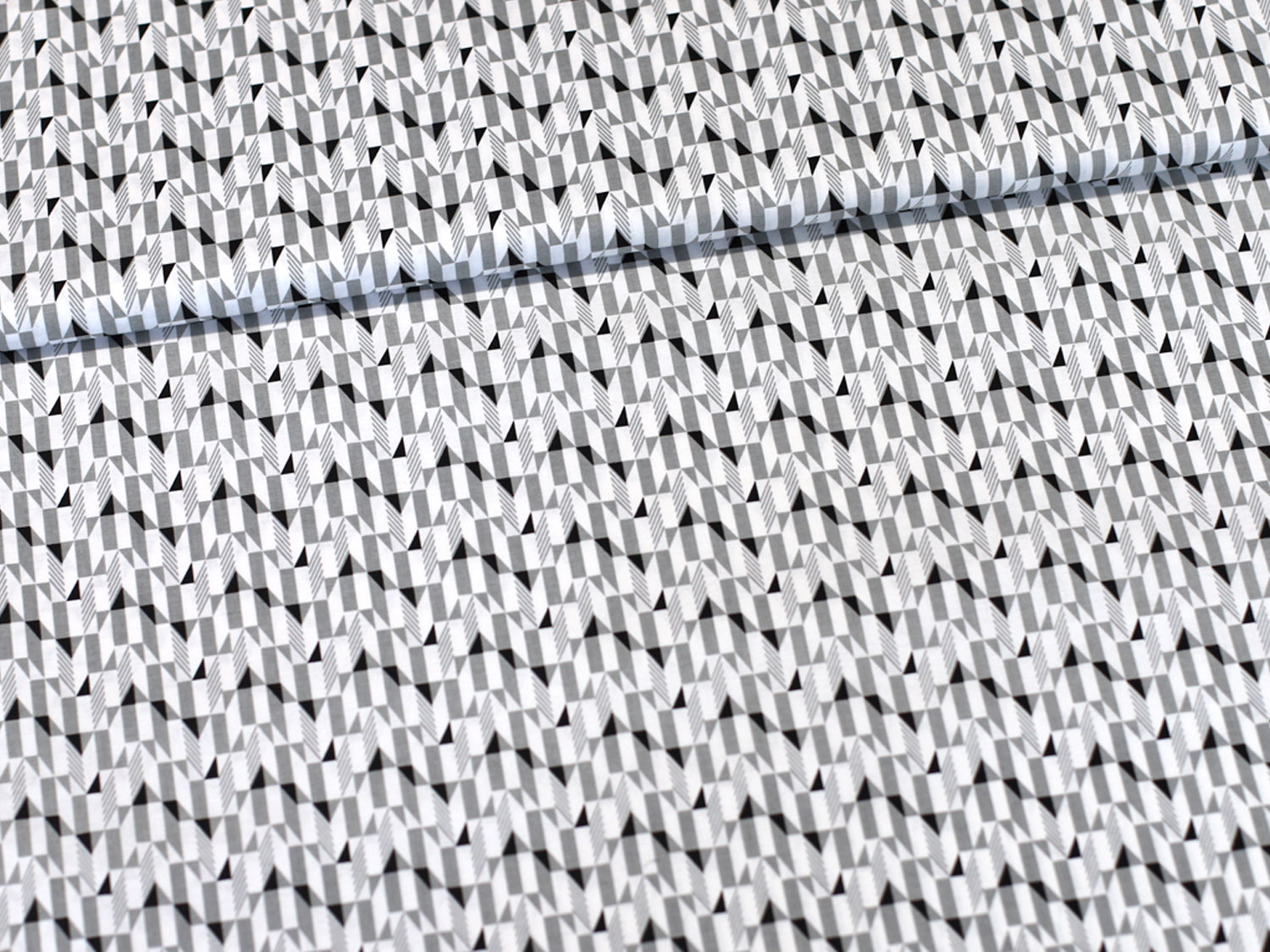 Patchworkstoff - Baumwolle Stoff - Fade to Black, Grau, vielseitiger Baumwollstoff mit modernem geometrischen Muster.