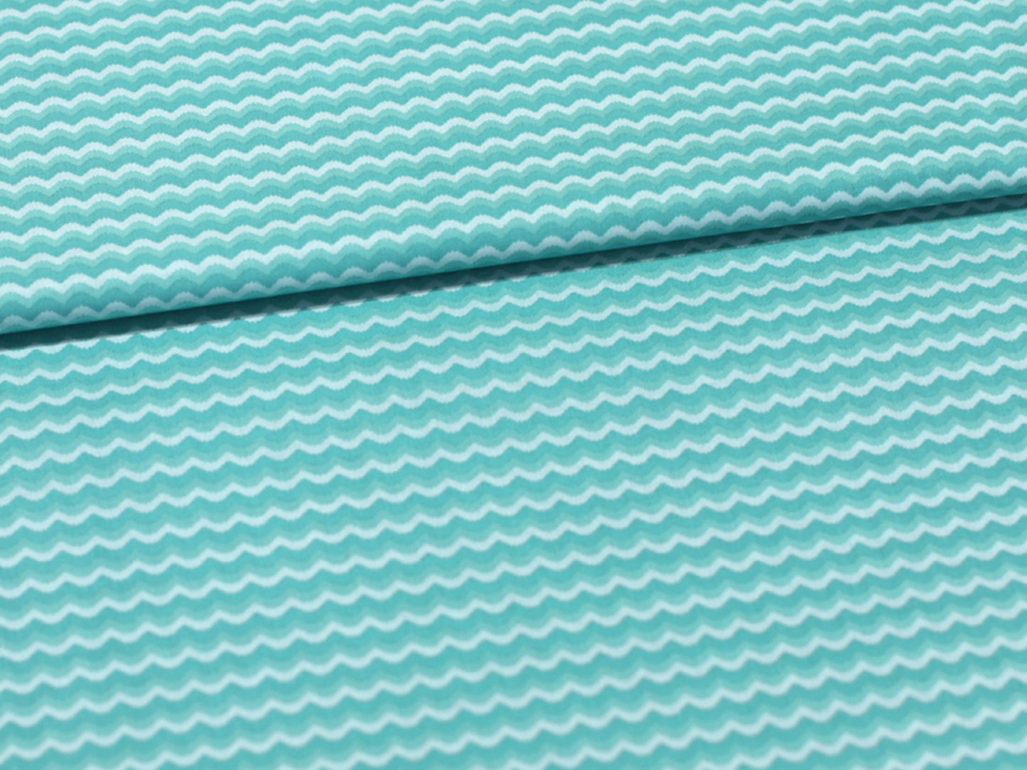 Patchworkstoff - Baumwolle Stoff - Wave in Wellenmuster, 100% Baumwolle, waschbar bis 30 Grad, Breite 110 cm.