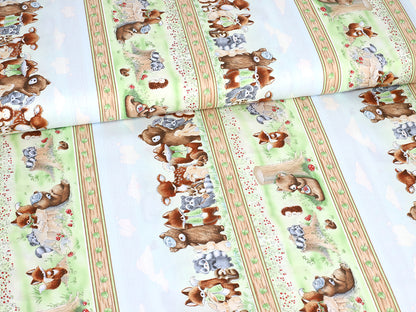 Patchworkstoff - Baumwolle Stoff - Forest Friends Stripe, bunte Tiermotive auf hellblauem Hintergrund, perfekt für Nähprojekte.