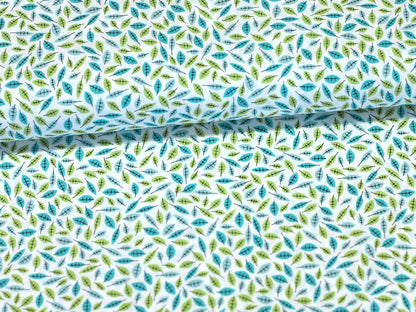 Patchworkstoff - Baumwolle Stoff - It's a Hoot Leaves, Green with vibrant leaf patterns in green and blue shades.