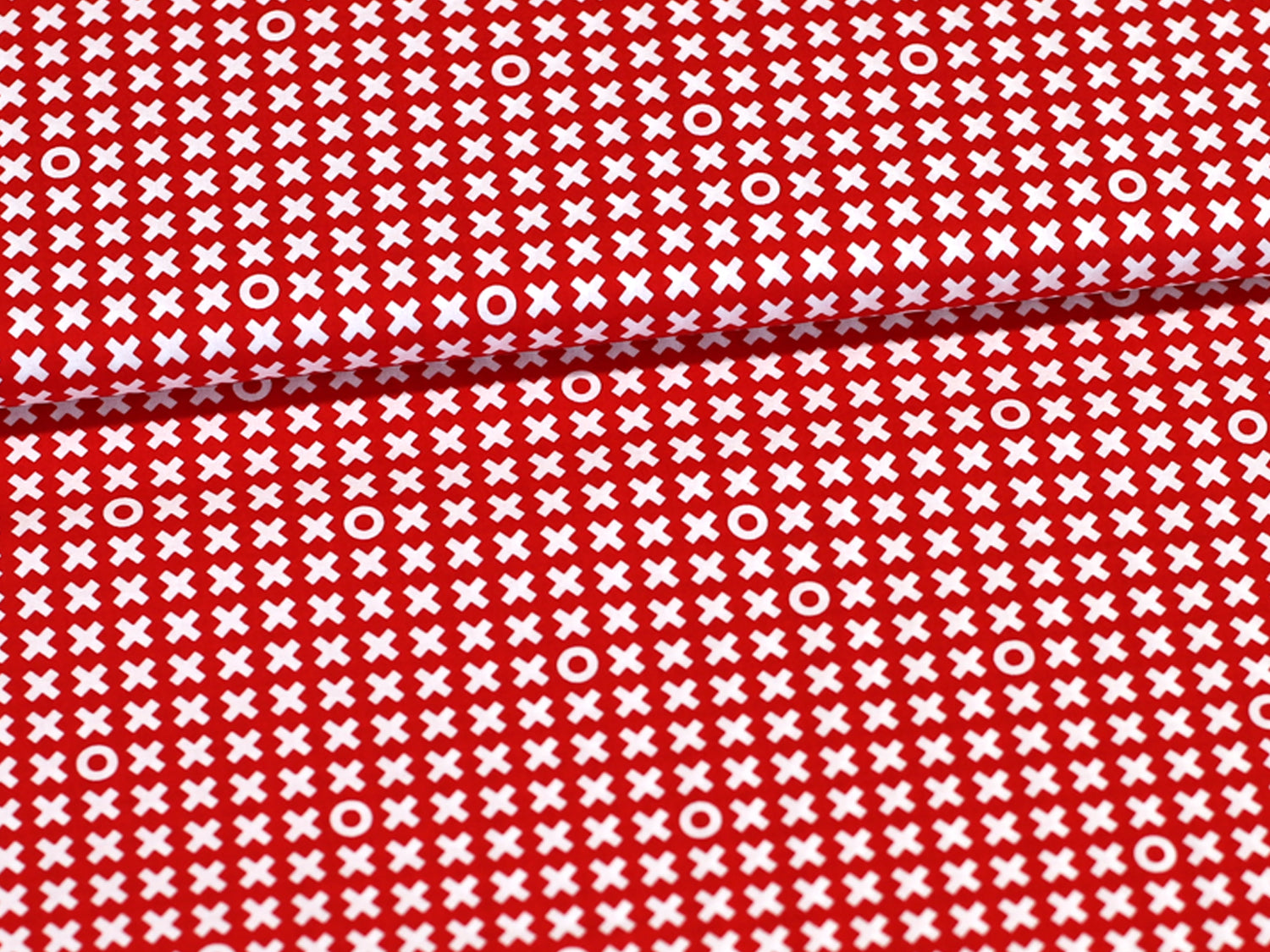 Patchworkstoff - Baumwolle Stoff - XOXO, rot mit rotem Hintergrund und weißen X- und O-Mustern