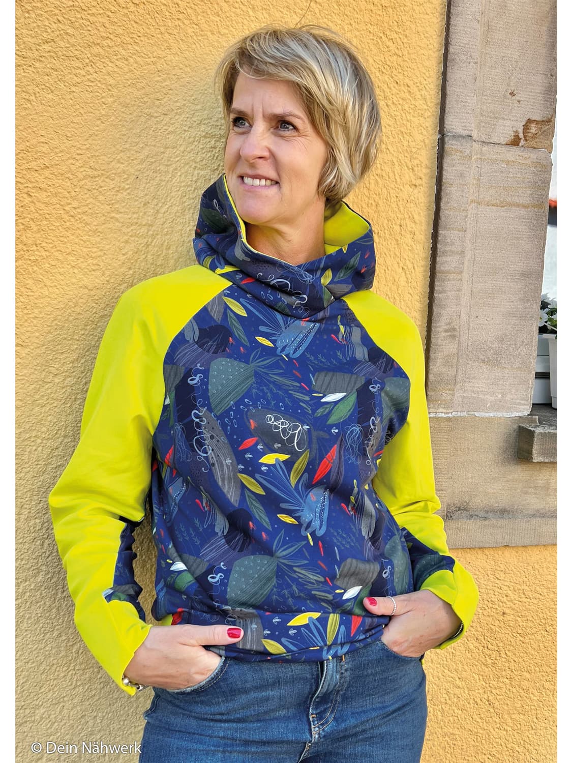 stoff-french-terry-sommersweat-unangeraut-swafing-femke-fruehjahr-2023-abstrakt-dunkelblau-naehbeispiel