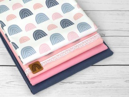 stoff-french-terry-sweat-sommersweat-unangeraut-kathi-kunterbunt-regenbogen-rainbow-rosa-hellrosa-rauchblau-hellblau-2