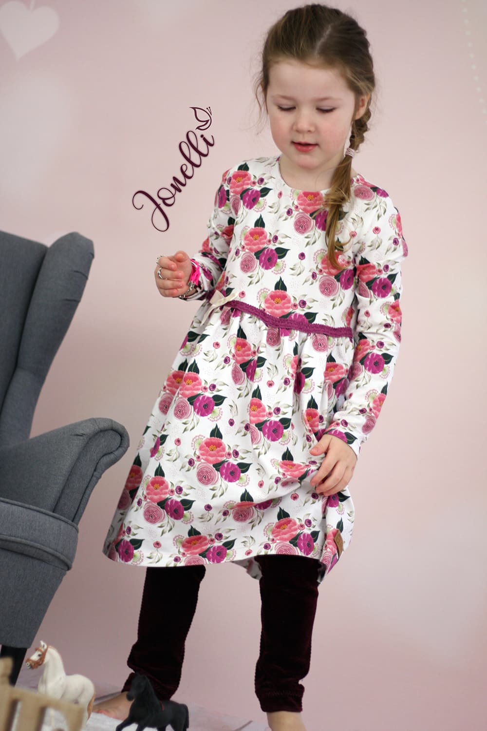 stoff-jersey-baumwolle-baumwolljersey-eigenproduktion-kathi-kunterbunt-blumen-fruehling-sommer-floral-flower-bloomy-day-probenaehen-jonelli