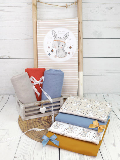 stoff-jersey-baumwolle-baumwolljersey-fruehling-sommer-eigenproduktion-kathi-kunterbunt-ostern-indianer-hase-little-one-beige-serie