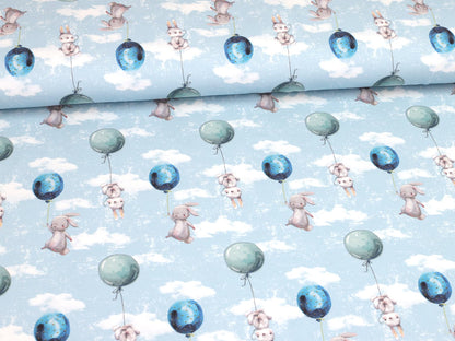 stoff-jersey-baumwolle-baumwolljersey-fruehling-sommer-himmel-wolken-hase-luftballon-ostern-hellblau