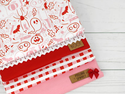 stoff-jersey-baumwolle-baumwolljersey-kathi-kunterbunt-halloween-herbst-spooky-season-geist-totenkopf-kuerbis-spinne-rosa-rot-kombis