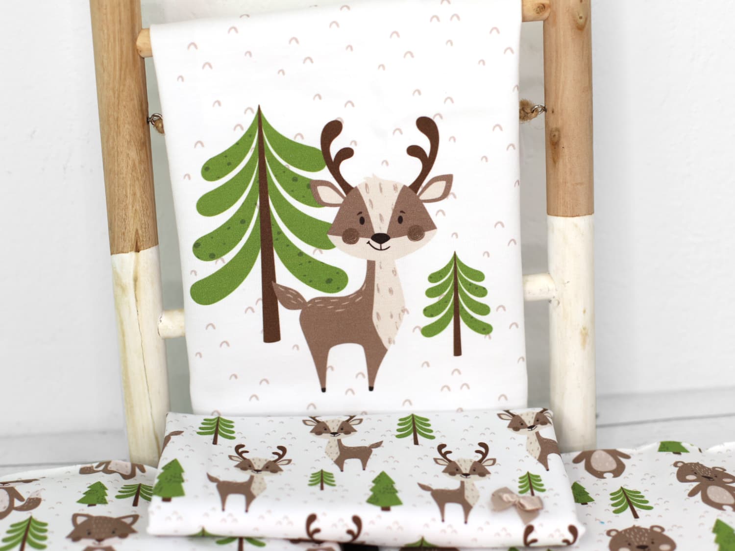 stoff-jersey-baumwolle-baumwolljersey-kathi-kunterbunt-im-wald-waldfreunde-waldtiere-hirsch-baer-fuchs-baum-braun-khaki-serie-3