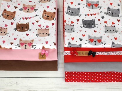stoff-jersey-baumwolle-baumwolljersey-kathi-kunterbunt-katzen-liebe-valentinstag-herzen-grau-braun-serie