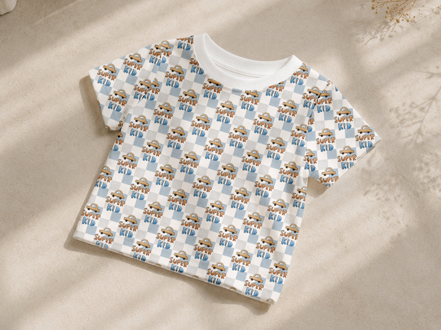 leichter Jersey Stoff für Sommer T-Shirt mit Super Kid Motiv auf neutralem Hintergrund.