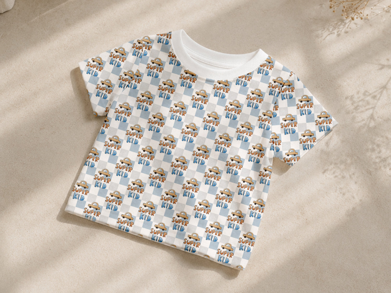 leichter Jersey Stoff für Sommer T-Shirt mit Super Kid Motiv auf neutralem Hintergrund.