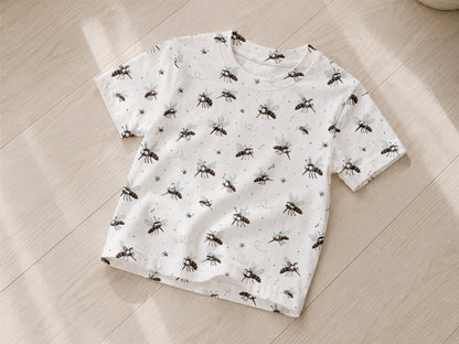 leichter Jersey Stoff für Sommer, T-Shirt mit Mückenmotiven auf weißem Hintergrund