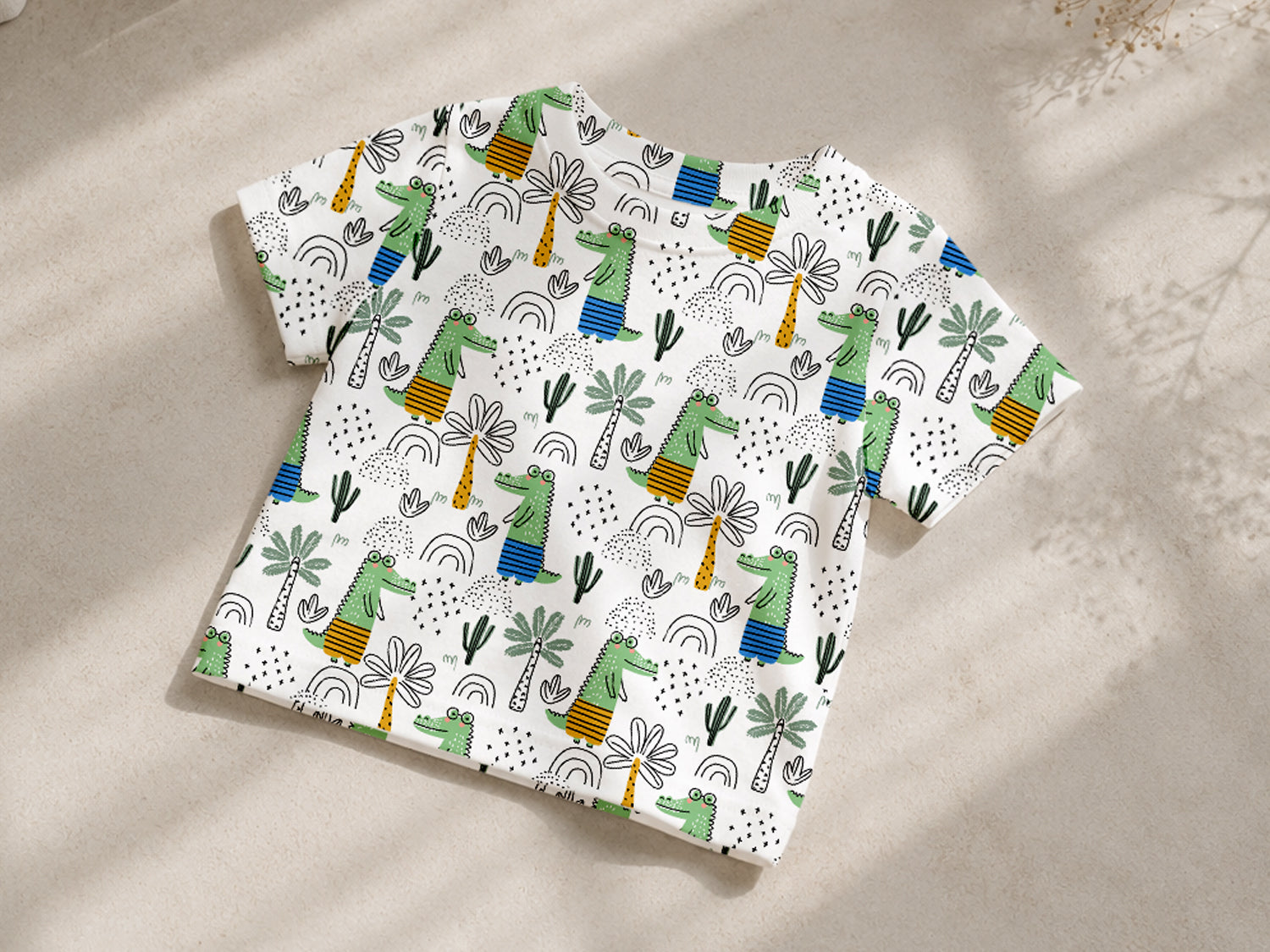 Jersey Stoff - Krokodil: buntes T-Shirt mit Krokodil-Muster, ideal für den Sommer, jersey stoff krokodil kaufen.