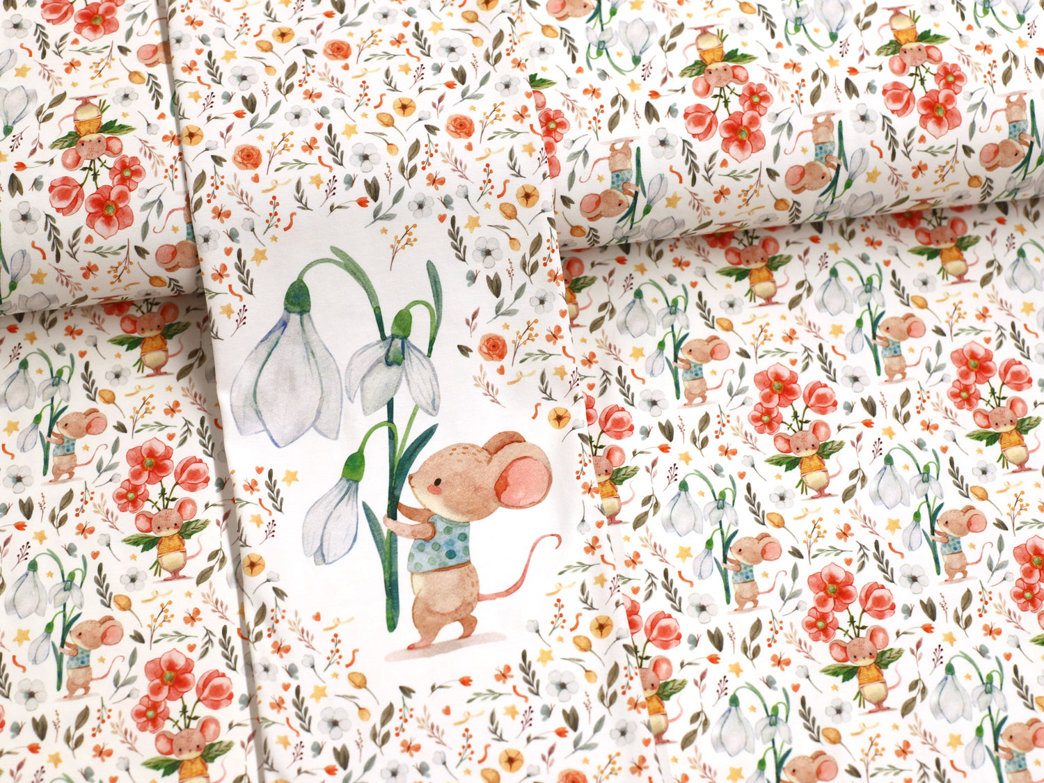 Baumwolljersey Mäuschen Blumenwiese mit niedlichen Mäusen und Blumen auf hellem Hintergrund.