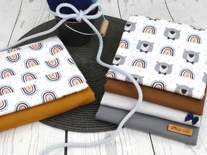 stoff-jersey-baumwolljersey-baumwolle-kathi-kunterbunt-baer-teddy-teddybear-regenbogen-rainbow-kleckse-tupfen-blau-2