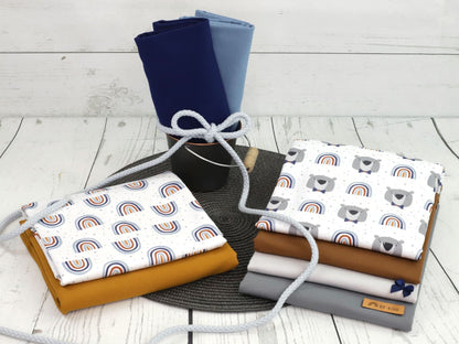 stoff-jersey-baumwolljersey-baumwolle-kathi-kunterbunt-baer-teddy-teddybear-regenbogen-rainbow-kleckse-tupfen-blau