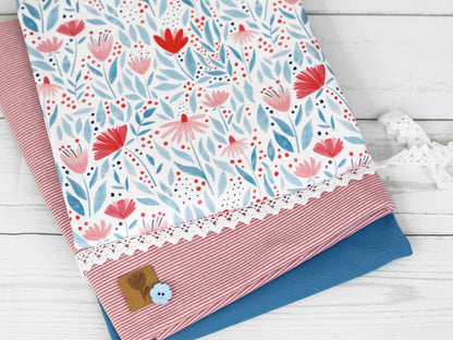 stoff-jersey-baumwolljersey-baumwolle-meterware-kathi-kunterbunt-eigenproduktion-blumen-floral-fruehling-sommer-helles-polarblau-3