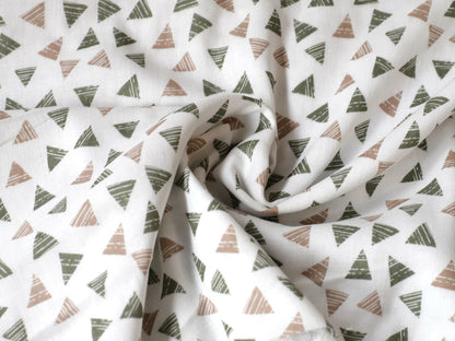 stoff-musselin-double-gauze-meterware-dreiecke-altgruen-beige-2