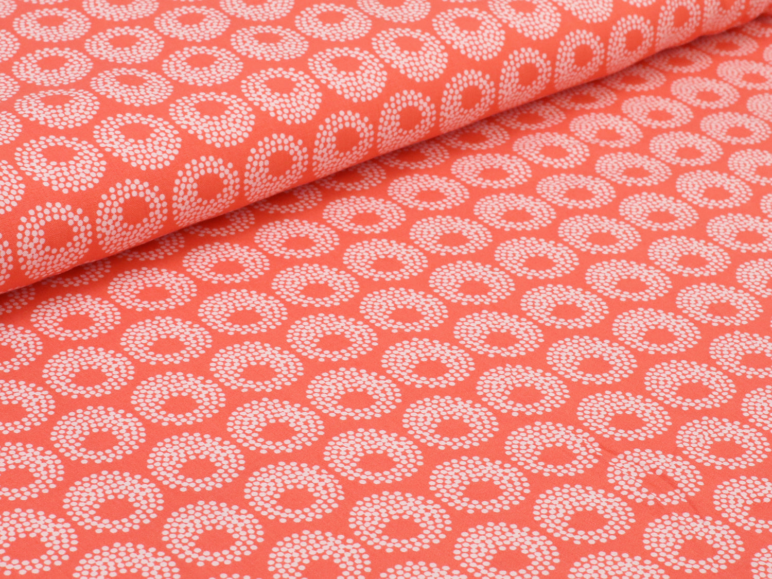 stoff-viskose-orange-rot-tupfen-kreise