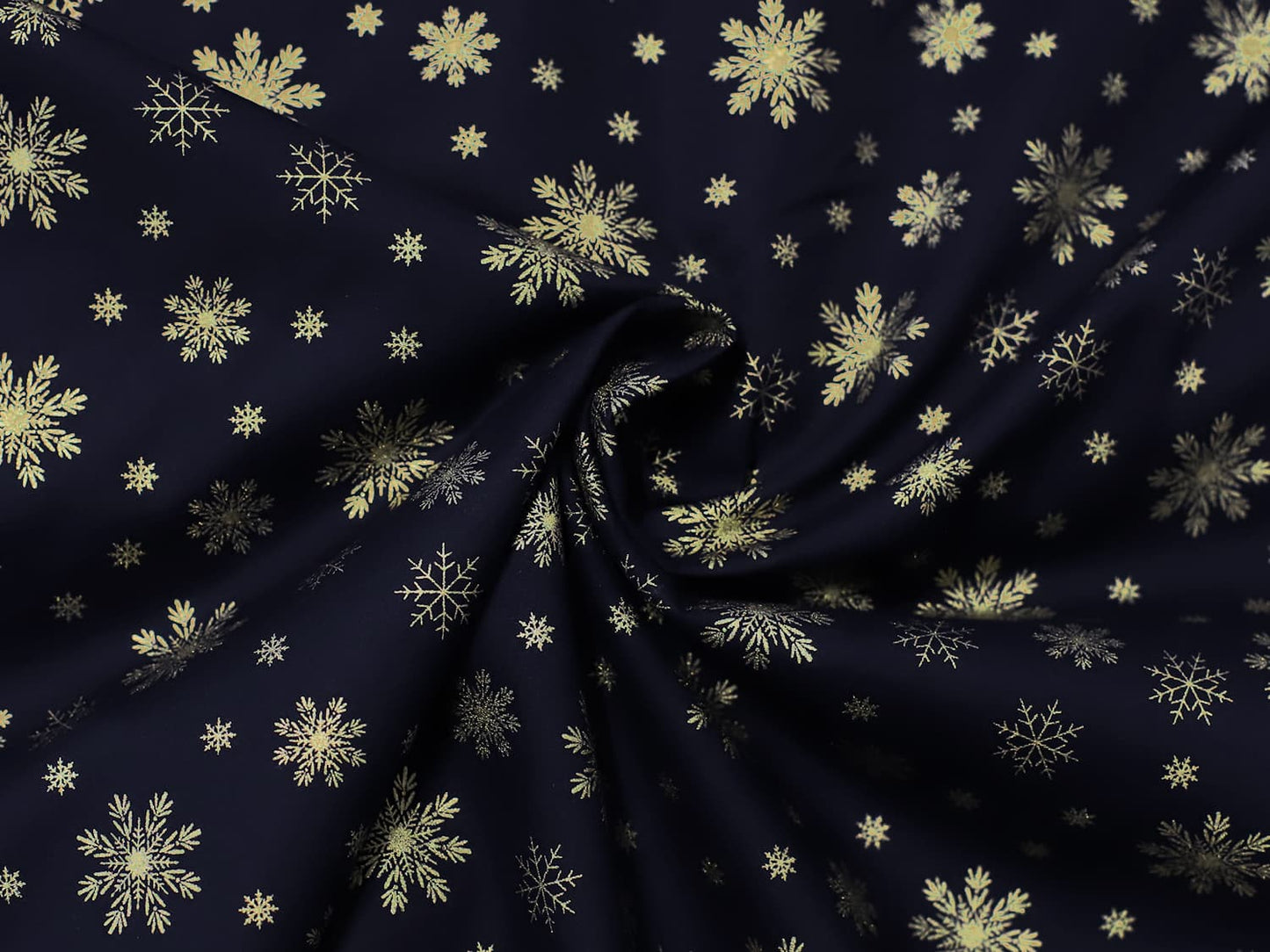 stoff-weihnachten-baumwolle-webware-schnee-schneeflocken-gold-auf-marine-dunkelblau