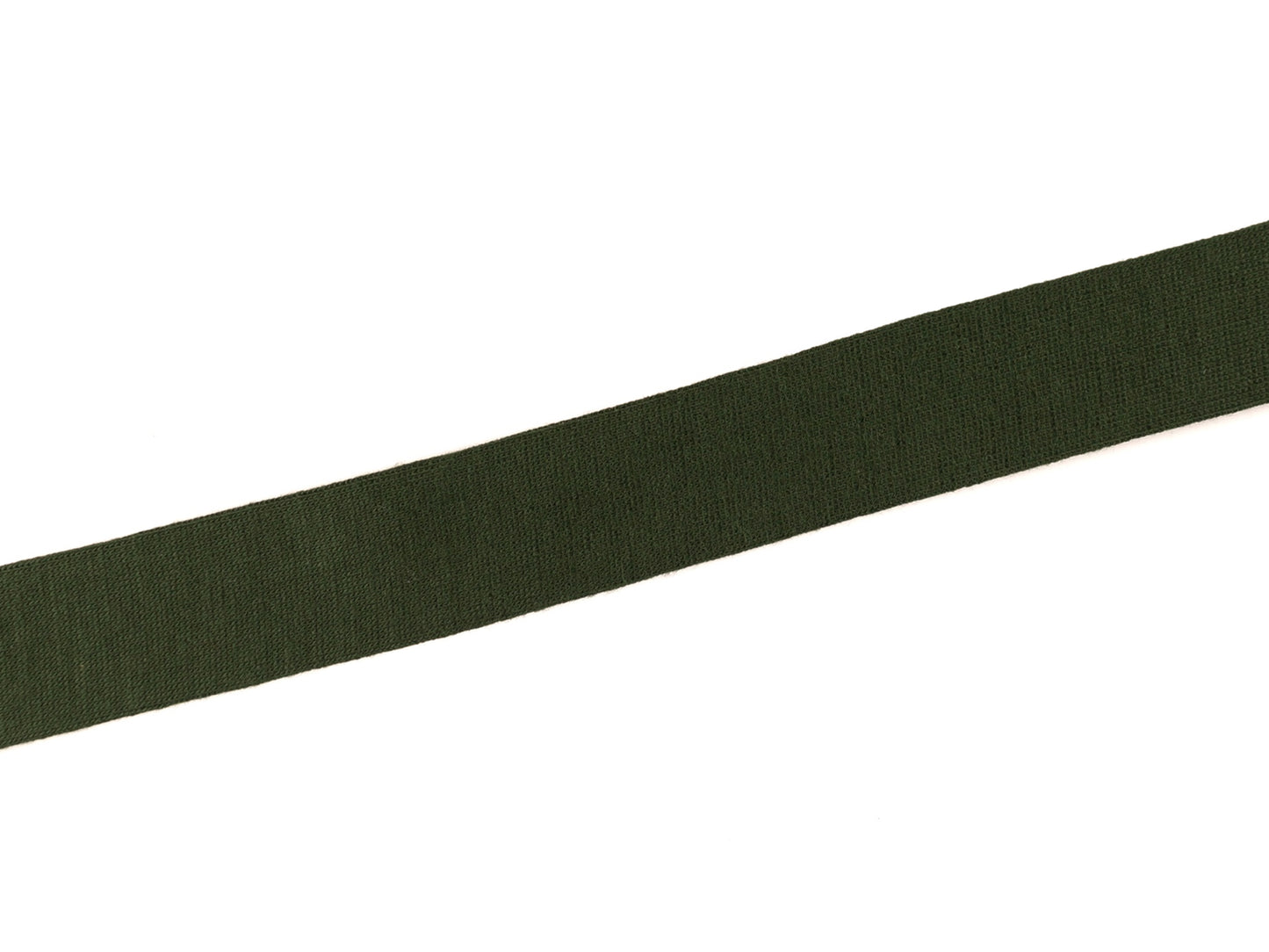 dunkelgrün Viskose Schrägband auf einem weißen Hintergrund, ideal für Nähprojekte und Bastelanwendungen.
