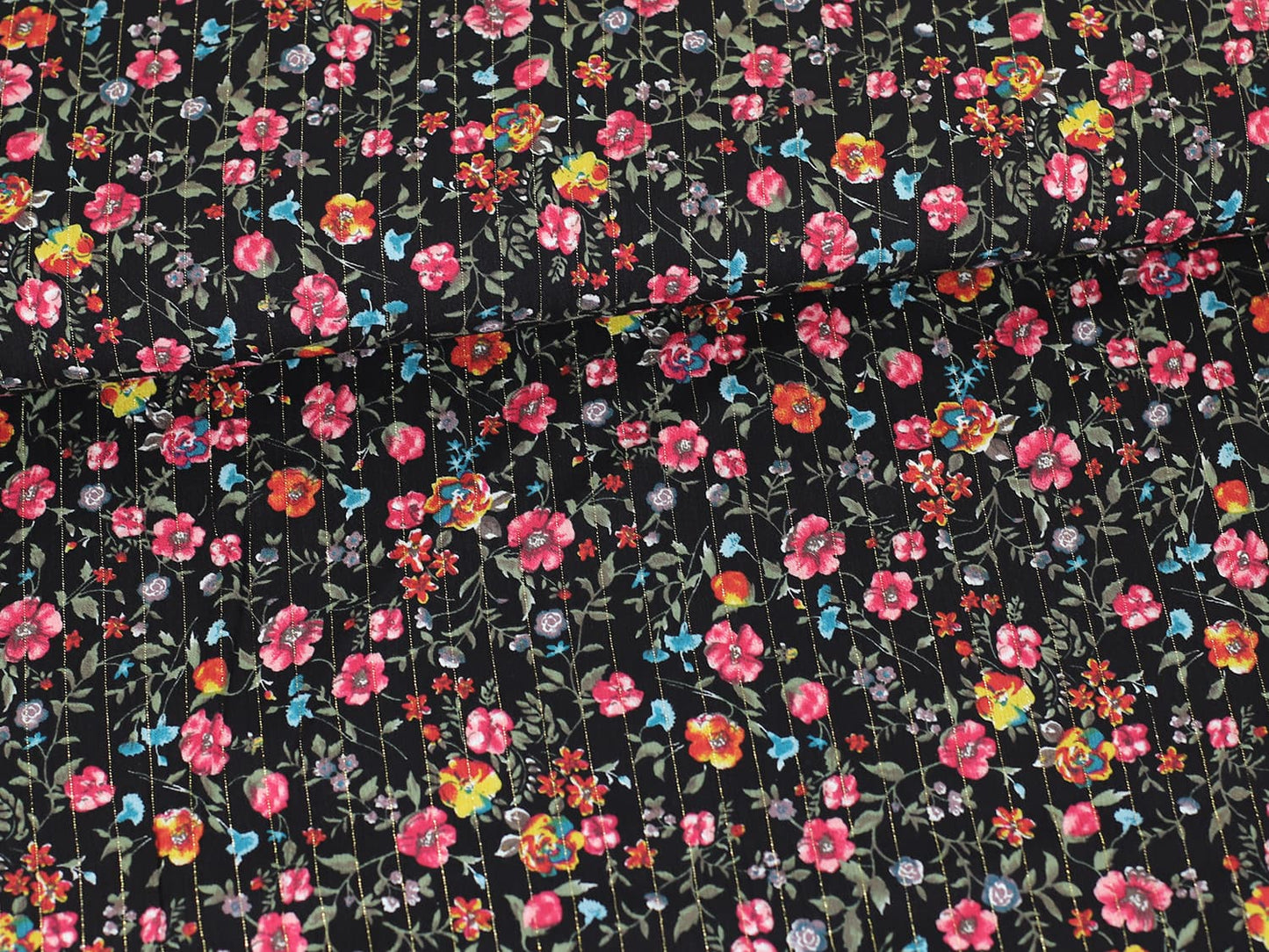 viskose-webware-stoff-blumen-gold-faden-schwarz-3