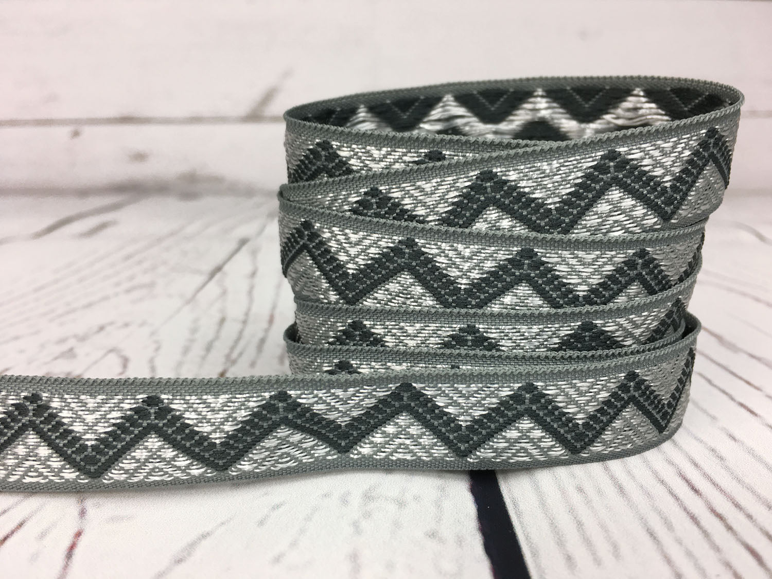 webband-chevron-silber