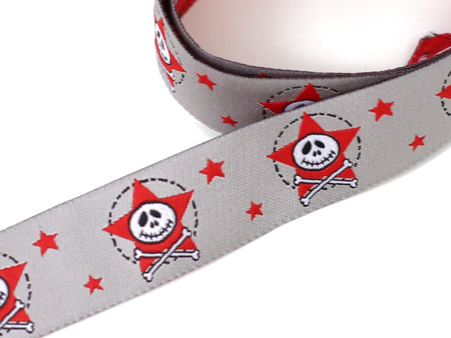 webband-totenkopf-stern-grau-rot